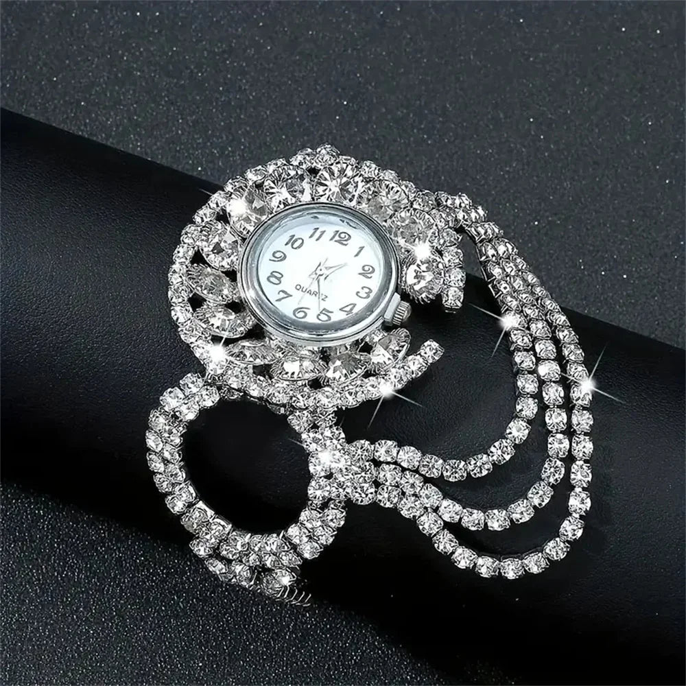 Marwa round quartz women's watch