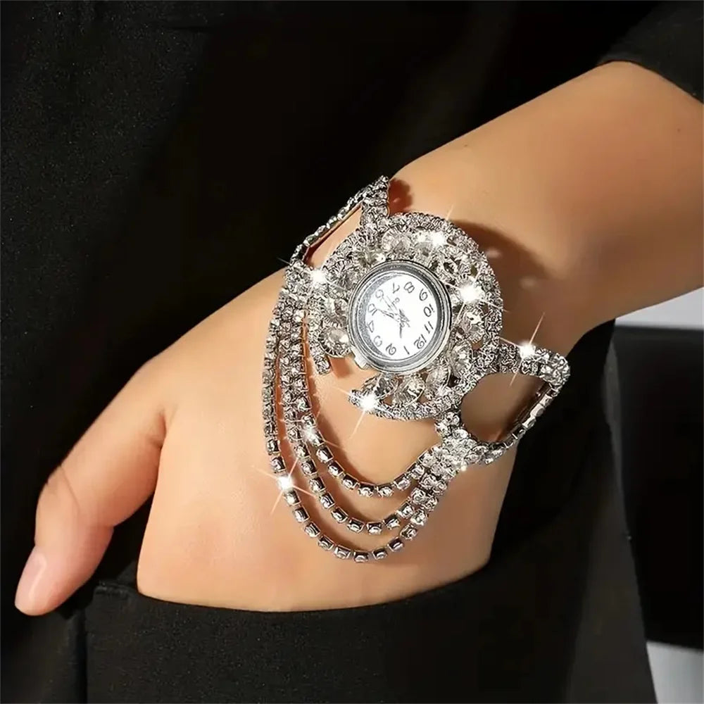 Marwa round quartz women's watch