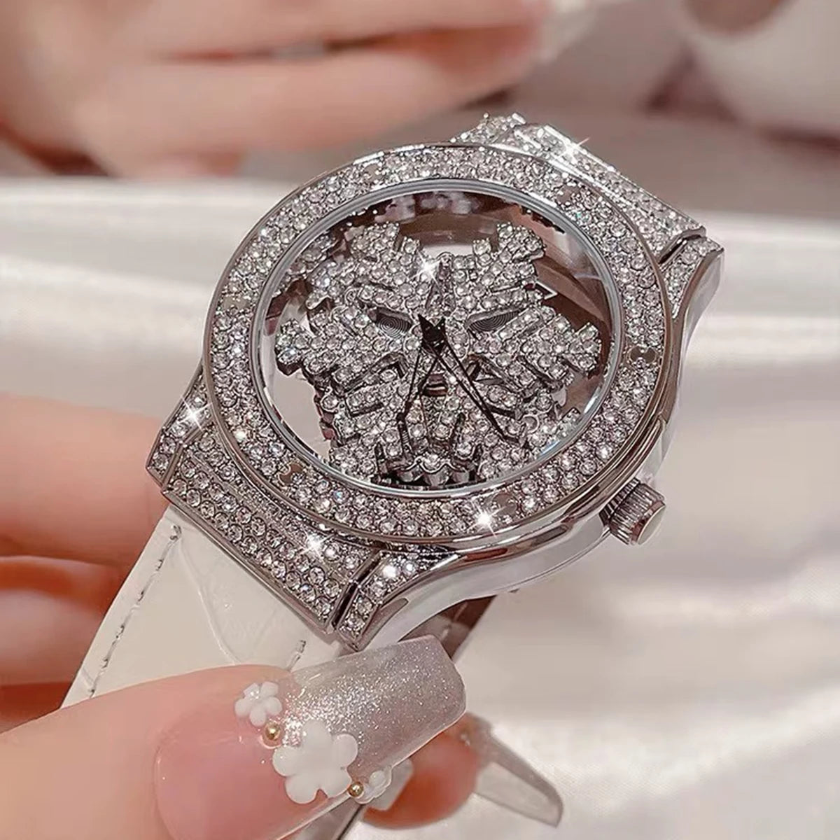 Sara Fashionable Women's Watch